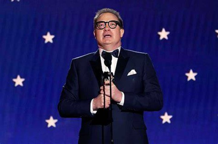 Brendan Fraser Cries During Speech At 2023 Critics’ Choice Awards – Hollywood Life