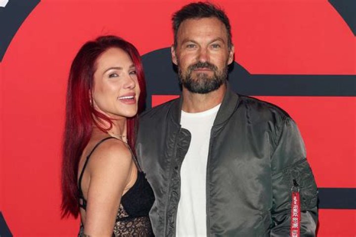 Brian Austin Green Passionately Kisses Girlfriend Sharna Burgess In New Photo: My ‘End Game’