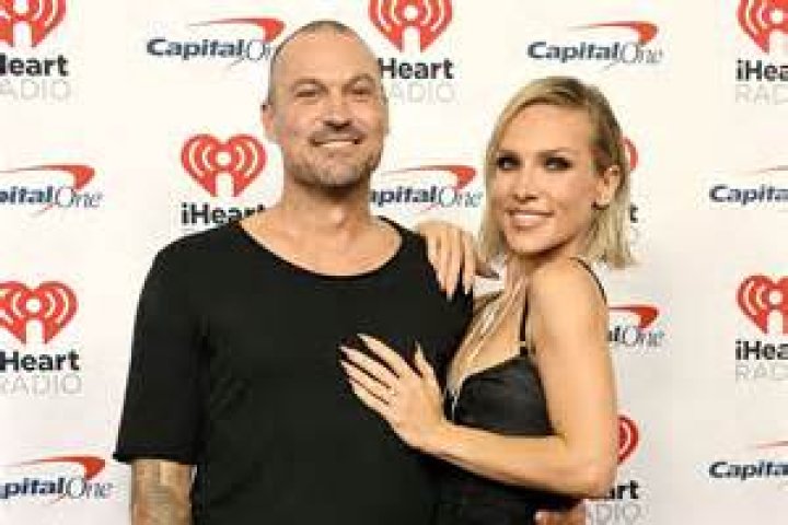 Brian Austin Green, Sharna Burgess