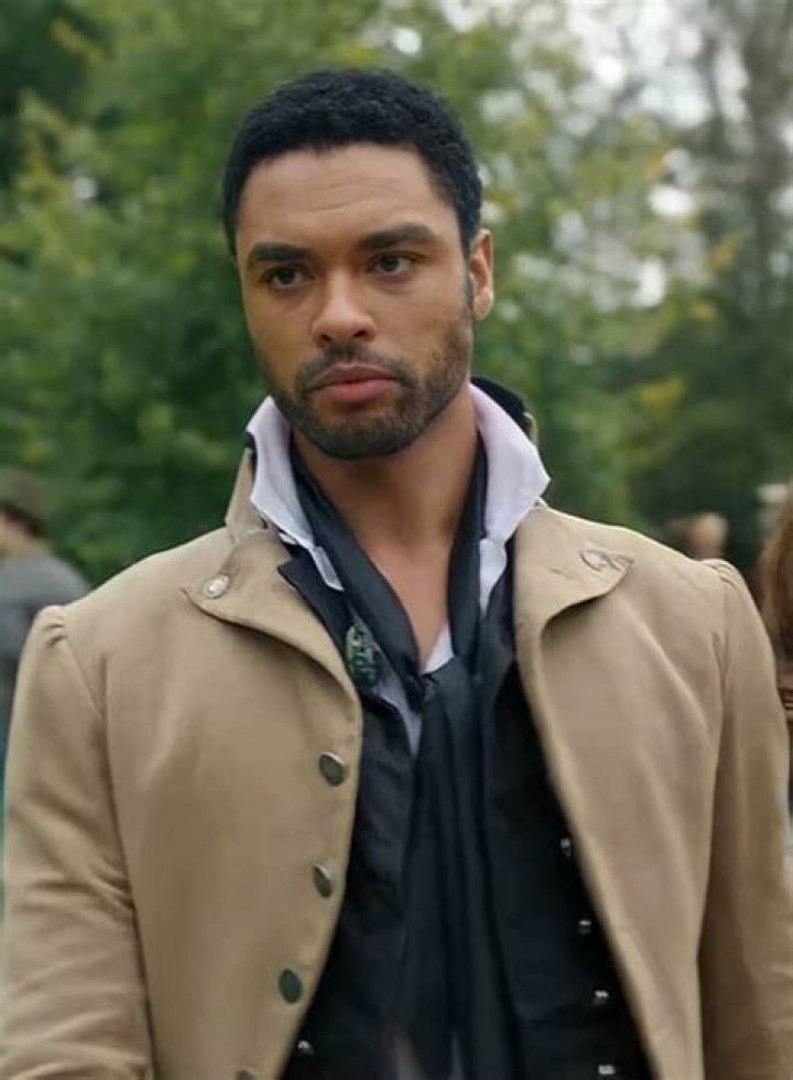 BRIDGERTON REG&Eacute;-JEAN PAGE as SIMON BASSET in episode 101 of BRIDGERTON Cr. LIAM DANIEL/NETFLIX &copy; 2020
