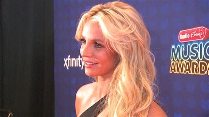 Britney Spears Poses Fully Nude on the Beach Days After Book Release