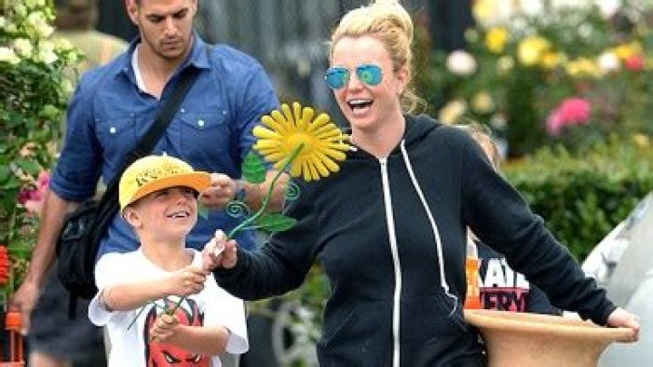 Britney Spears Shares Sweet Throwback Photo Of Son Jayden, 16, Playing Video Games: ‘Mine’