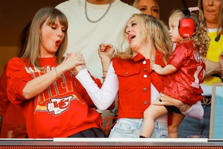 Brittany Mahomes, Taylor Swift