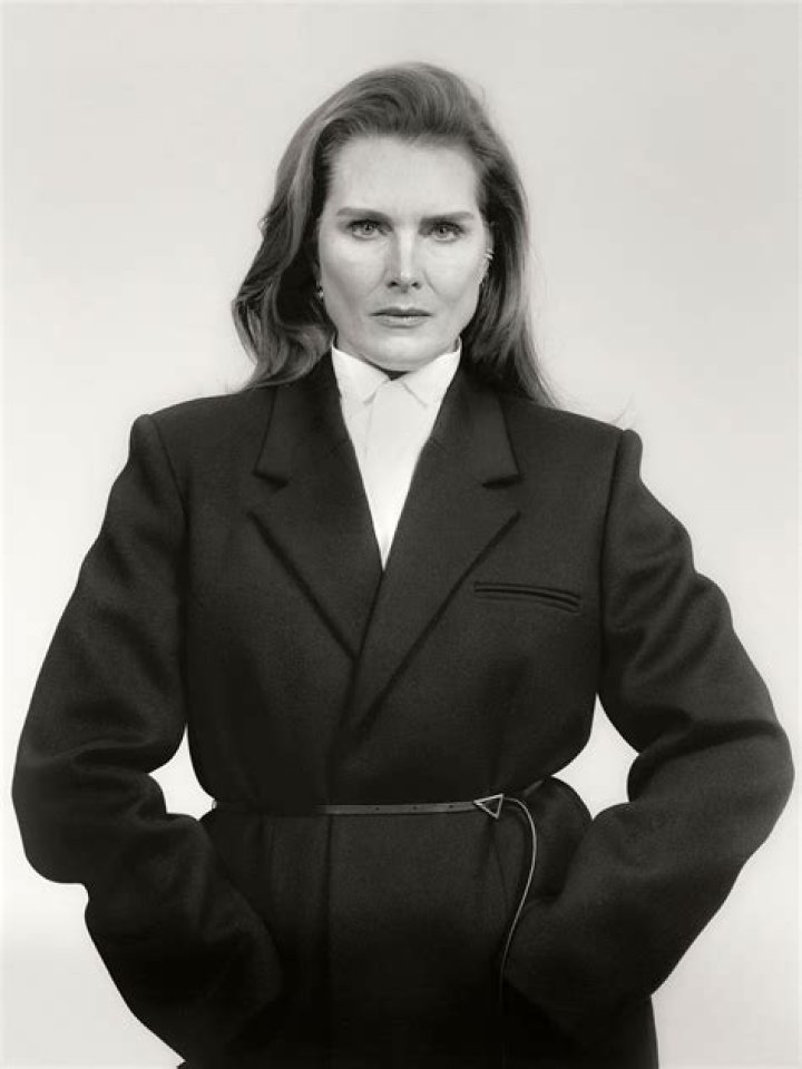 Brooke Shields Wears A Black Gown