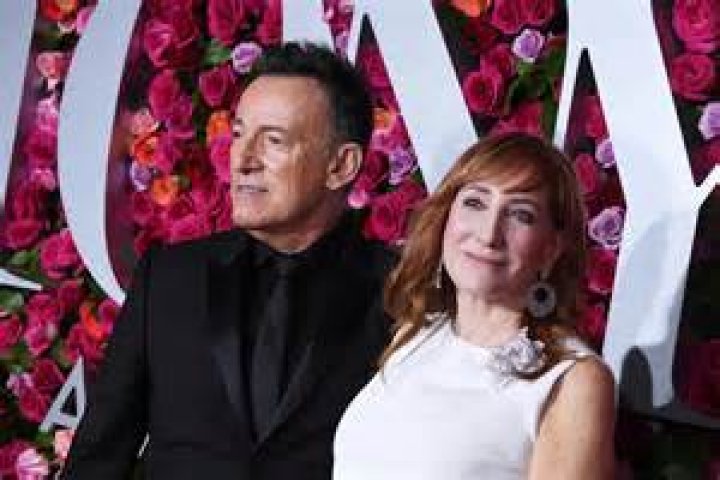 Bruce Springsteen & Patti Scialfa At His MusiCares Person Of The Year Tribute