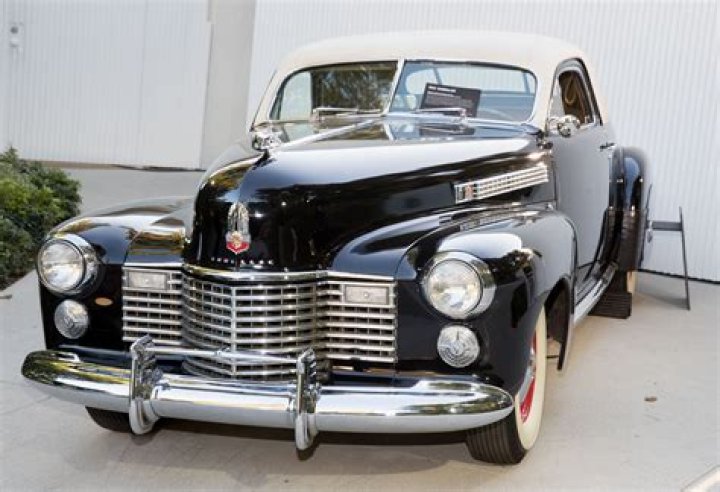 Cadillac and Artnet Commission Photography of Historic Goddess