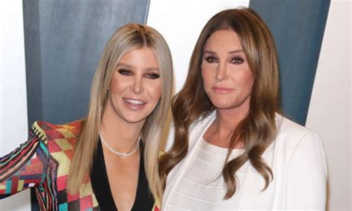 Cailtyn Jenner, 70, Escapes Beachside Home With Quarantine Partner Sophia, 23, For Takeout — Pic