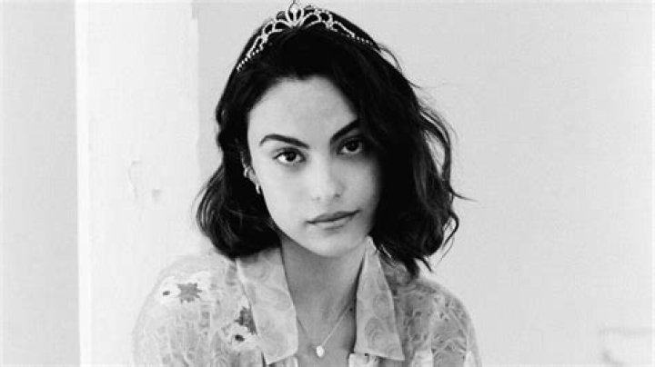 Camila Mendes
