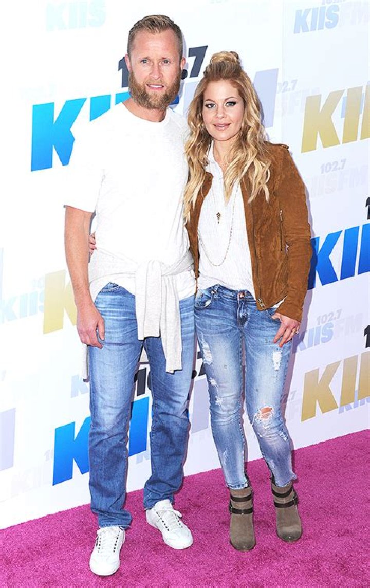 Candace Cameron Bure Is ‘Happy’ That Her Husband ‘Still Grabbing’ Her – Hollywood Life