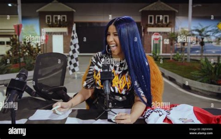 Cardi B, Tiny