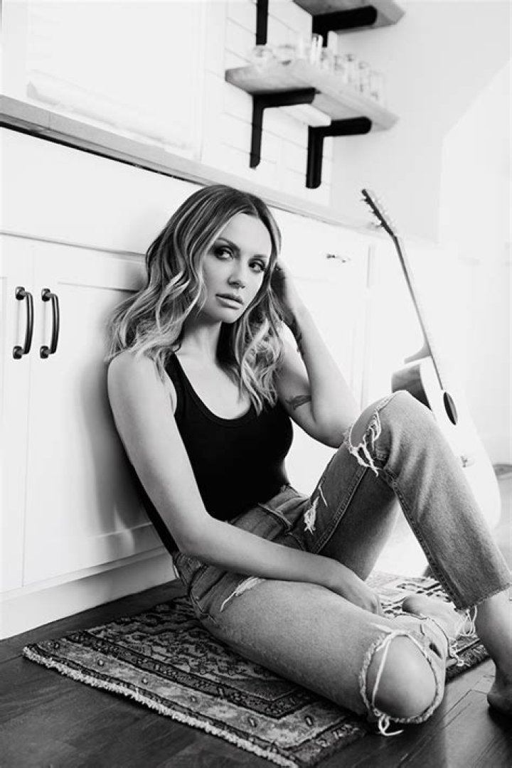 Carly Pearce Talks ’29,’ Her Divorce & More: Interview – Hollywood Life