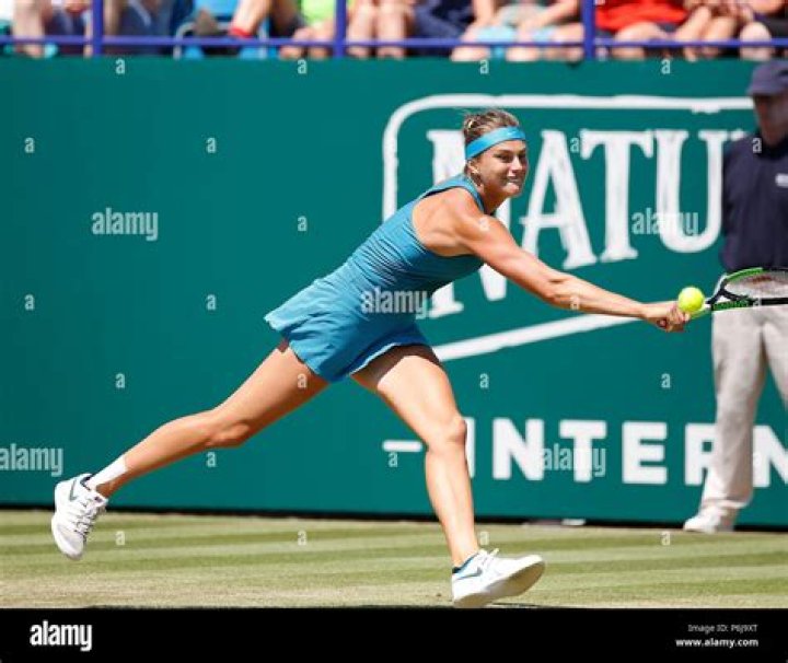 Caroline Wozniacki plays tennis in Charleston