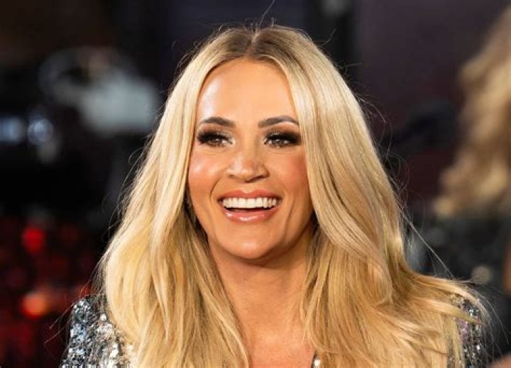 Carrie Underwood Wraps Up The Show In A Butterfly Dress