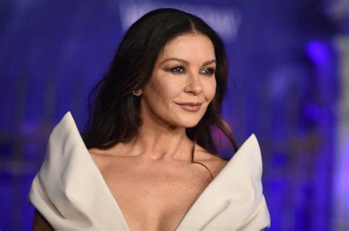 Catherine Zeta-Jones Takes Pics of Carys