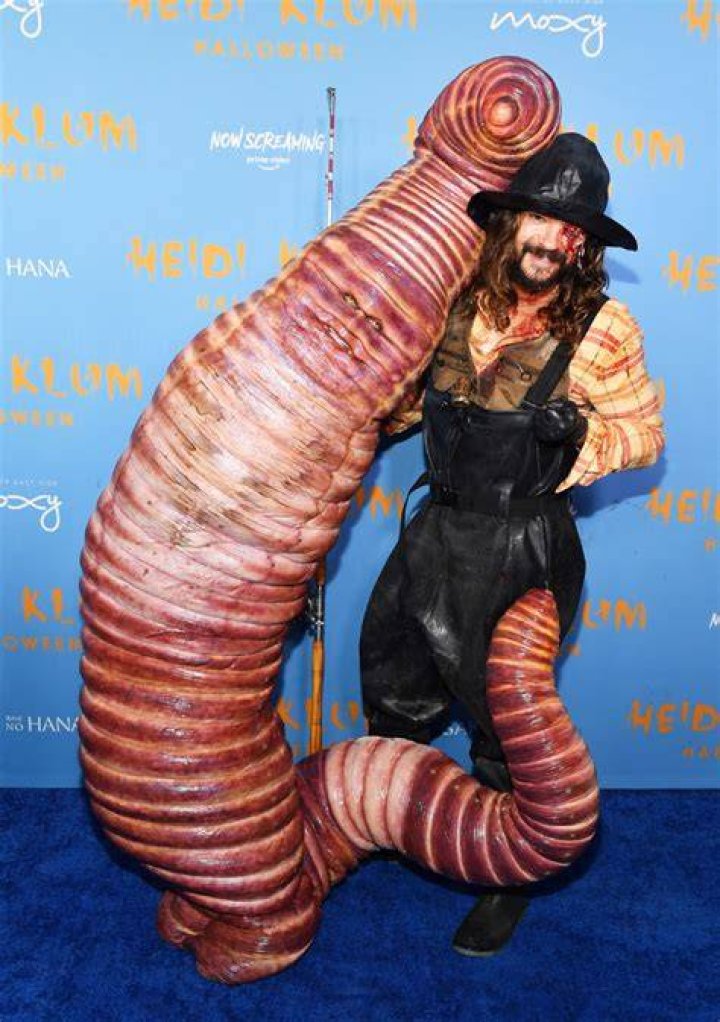 Celebrities At Heidi Klum’s Halloween Party 2016 — Costume & Red Carpet PICS