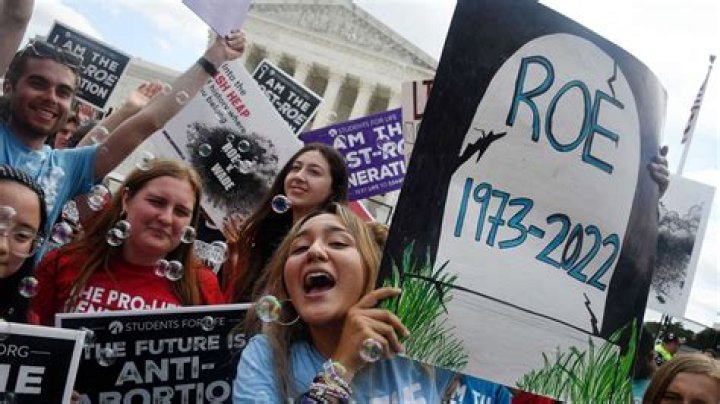Celebrities’ Reactions To Roe V Wade Overturned By Supreme Court – Hollywood Life