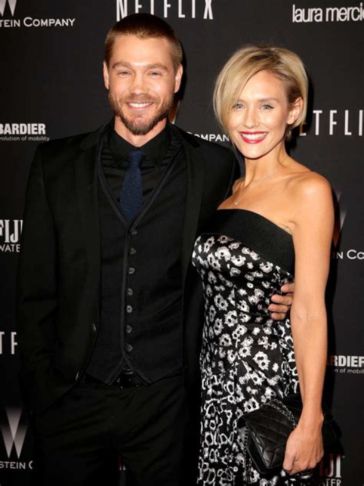 Chad Michael Murray’s Wife Sarah Roemer Shades Sophia Bush — Message – Hollywood Life