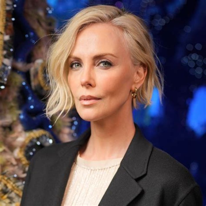 Charlize Theron Takes The Plunge At The 88th Academy Awards