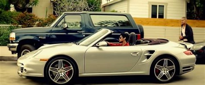Chris Brown Gave Rihanna Car