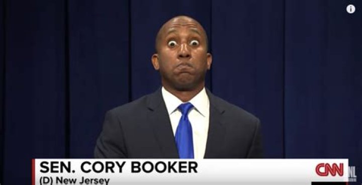 Chris Redd as Cory Booker, Colin Jost as Pete Buttigieg, Kate McKinnon as Elizabeth Warren