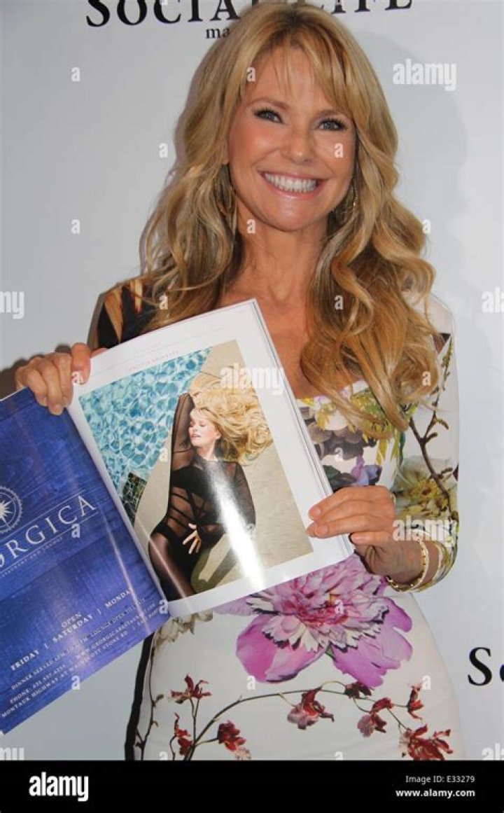 Christie Brinkley’s Social Life 2019 Magazine Cover — See Pic – Hollywood Life