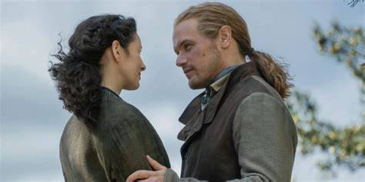Claire Gazes Into Jamie&rsquo;s Eyes