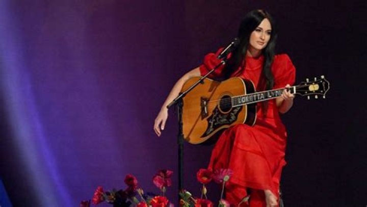‘Coal Miner’s Daughter’ Performance – Hollywood Life