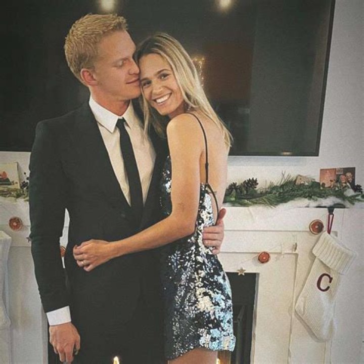 Cody Simpson and Marloes Stevens arrive at Sydney domestic airport with his mum Angie. 12 May 2021 Pictured: Marloes Stevens and Cody Simpson. Photo credit: K Thatcher / MEGA TheMegaAgency.com +1 888 505 6342 (Mega Agency TagID: MEGA753572_002.jpg) [Photo via Mega Agency]