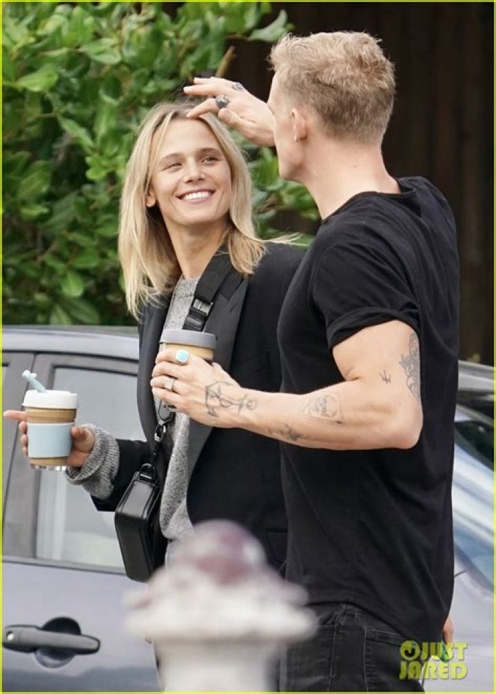 Cody Simpson, Marloes Stevens