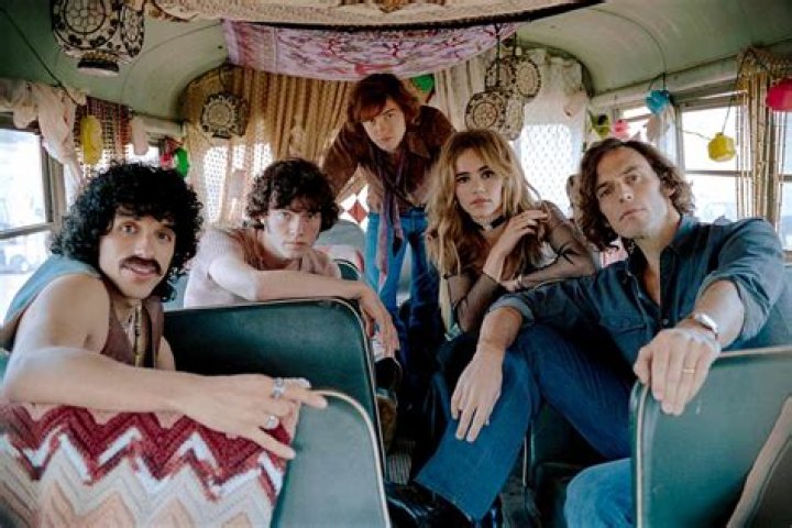 Daisy Jones By The Bus