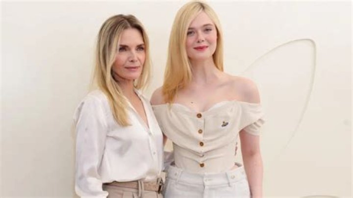 Dakota Fanning & Michelle Pfeiffer