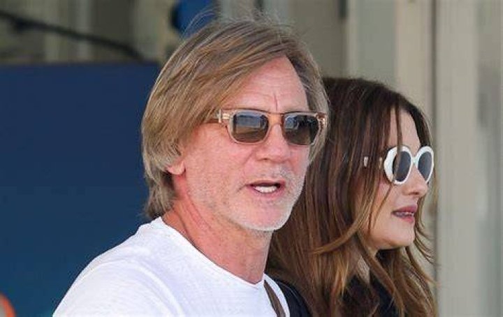 Daniel Craig and his wife Rachel Wiesz spotted for the first time with thier new baby girl in New York City Pictured: Daniel Craig,Rachel Weisz Ref: SPL5027958 260918 NON-EXCLUSIVE Picture by: Elder Ordonez / SplashNews.com Splash News and Pictures Los Angeles: 310-821-2666 New York: 212-619-2666 London: 0207 644 7656 Milan: +39 02 4399 8577 Sydney: +61 02 9240 7700 World Rights, No Portugal Rights