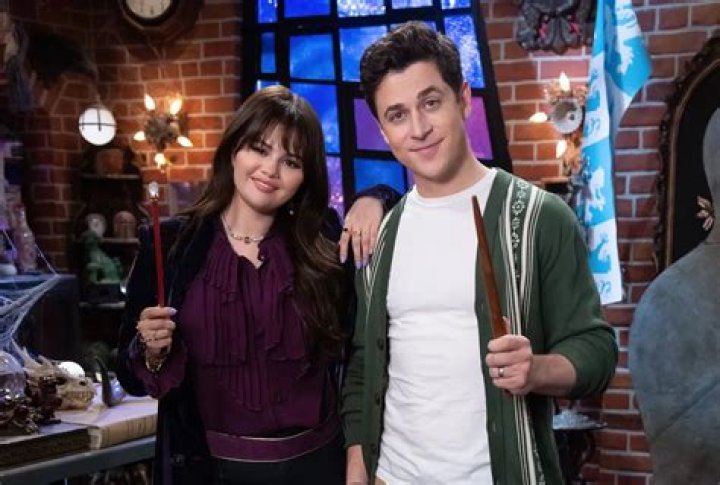David Henrie Gets Married & ‘Wizards Of Waverly Place’ Co-Star Selena Gomez Was There