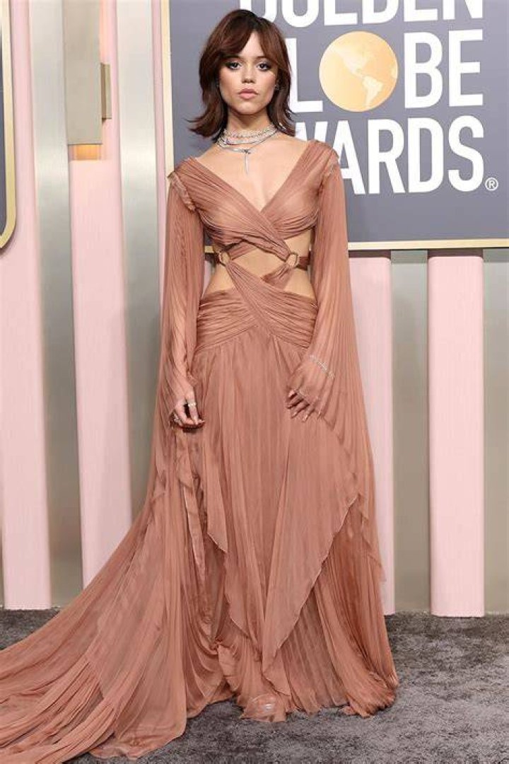 December Red Carpet Gowns: Sheer Dresses, Sequins & More — PICS