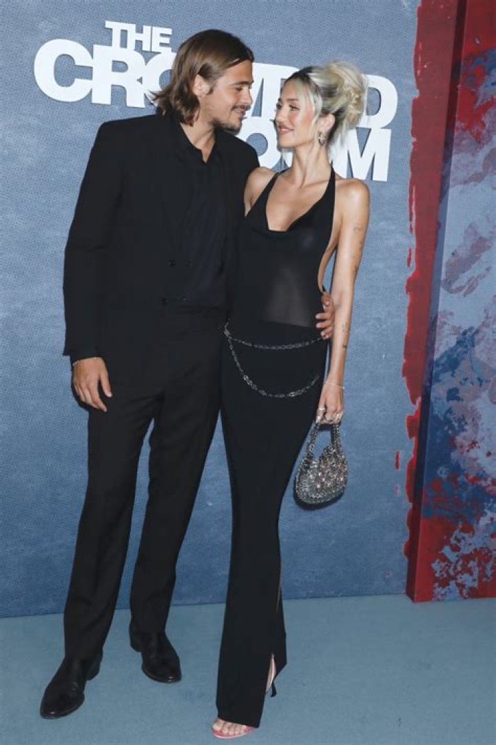 Delilah Hamlin & Ray Nicholson