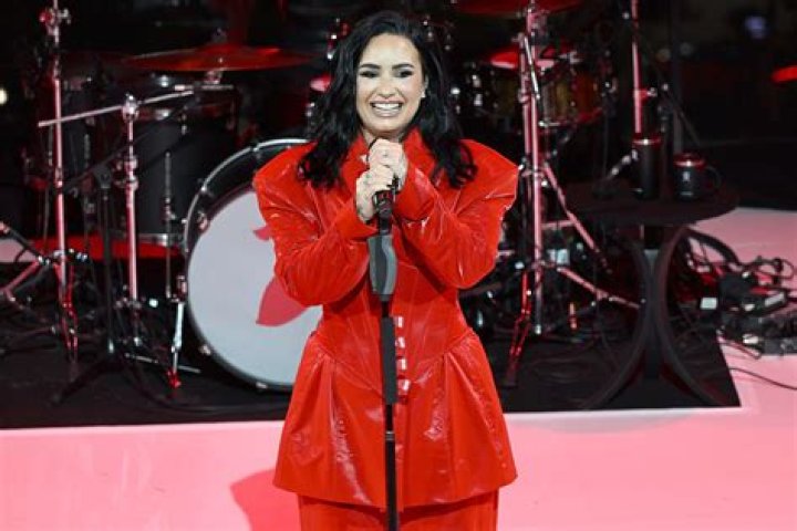Demi Lovato wears a HENRY Mask