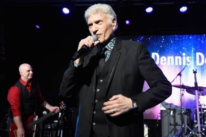 Dennis DeYoung Performs