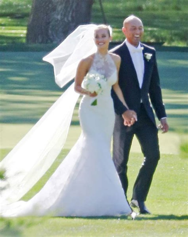 Derek Jeter and Hannah Davis were spotted out to dinner in NYC on Friday night. Hannah wore a tight black dress which hugged what appeared to be a growing baby bump. Although the couple are yet to confirm, it appears they have a 2nd child on the way.Pictured: Ref: SPL5028832 280918 NON-EXCLUSIVEPicture by: 247PAPS.TV / SplashNews.comSplash News and PicturesLos Angeles: 310-821-2666New York: 212-619-2666London: 0207 644 7656Milan: +39 02 4399 8577Sydney: +61 02 9240 Rights, No Portugal Rights