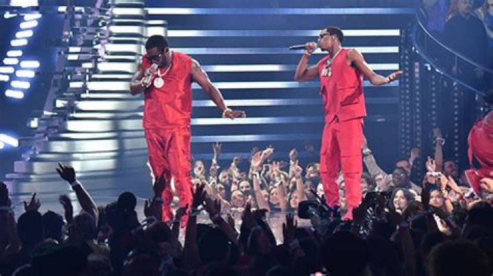 Diddy & Son Christian Combs Dedicate VMAs Performance To Kim Porter – Hollywood Life