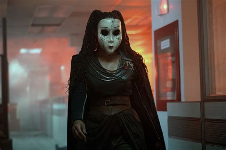 Dollface -- "Homebody" - Episode 102 -- Jules goes to her girlfriends for advice about moving out of her ex&Otilde;s place, but finds navigating which friend&Otilde;s advice to take an even more complicated problem. Jules (Kat Dennings), shown. (Photo by: Aaron Epstein/Hulu)