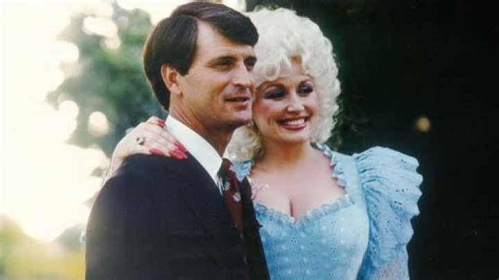 Dolly Parton Shares Photo Of Husband Carl Dean – Hollywood Life