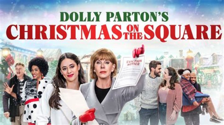 DOLLY PARTON&rsquo;S CHRISTMAS ON THE SQUARE (L to R) DOLLY PARTON as ANGEL in DOLLY PARTON&rsquo;S CHRISTMAS ON THE SQUARE Cr. COURTESY OF NETFLIX &copy; 2020