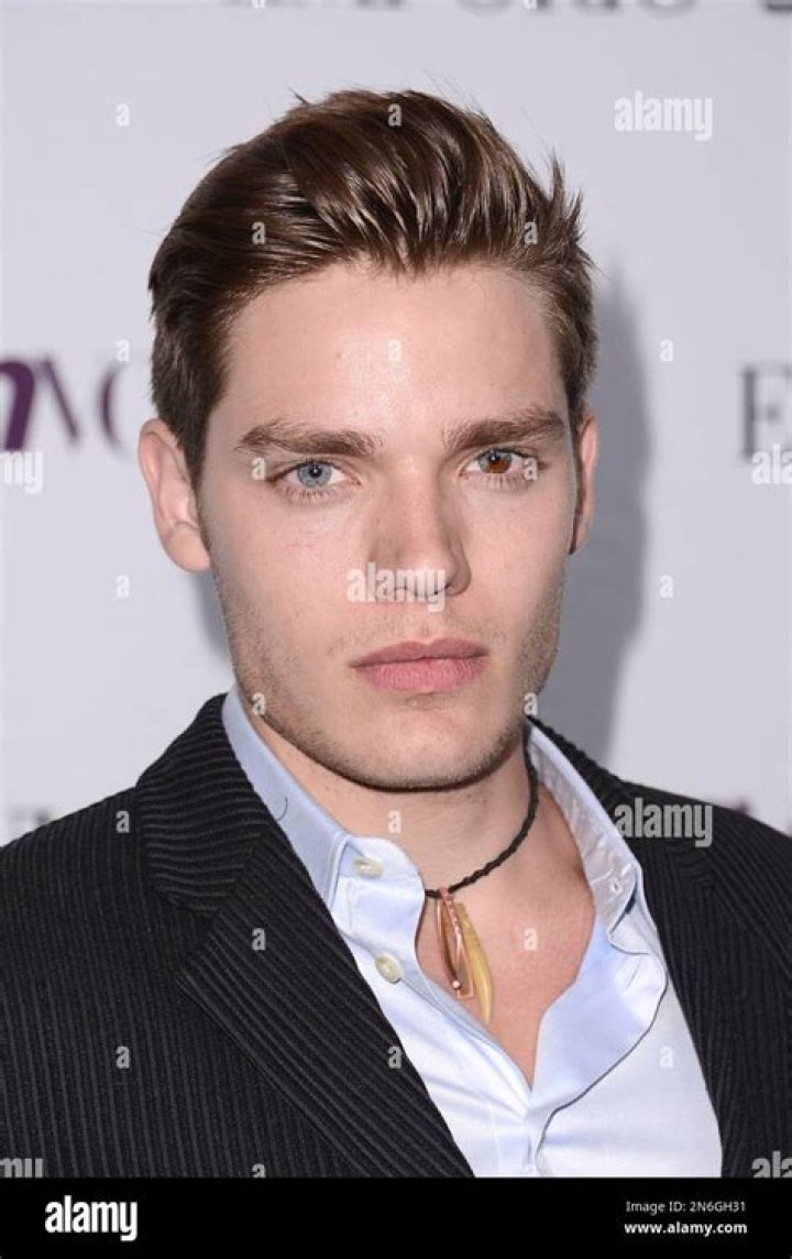 Dominic Sherwood & More – Hollywood Life