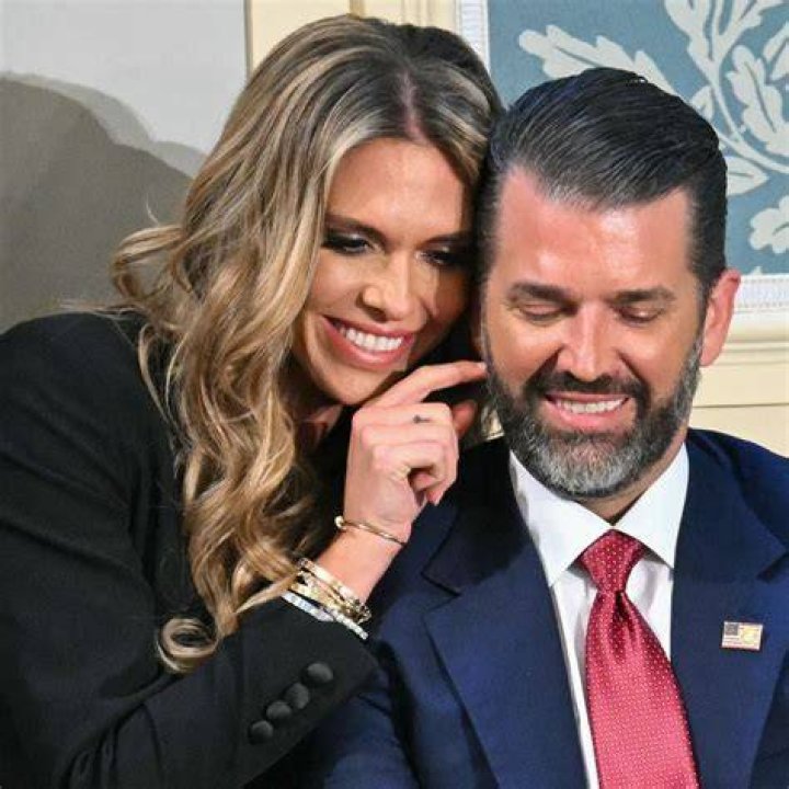 Donald & Melania&rsquo;s Icy Relationship Vs. Barack & Michelle&rsquo;s Loving Marriage: Shocking Comparisons Of Their Couple Photos