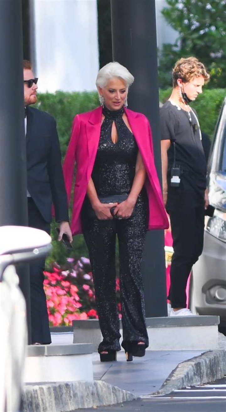 Dorinda Medley Arrives At Teresa Giudice&rsquo;s Wedding