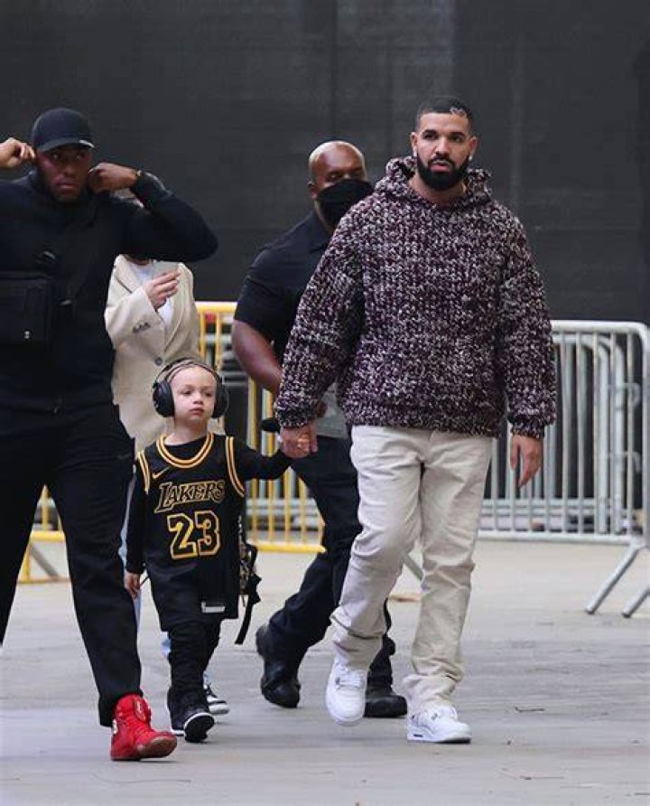 Drake’s Son Adonis Shows Off Cornrows In Adorable New Pics – Hollywood Life