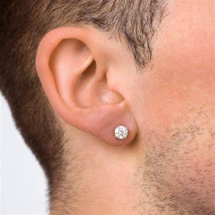 Drake&rsquo;s Ear Bling