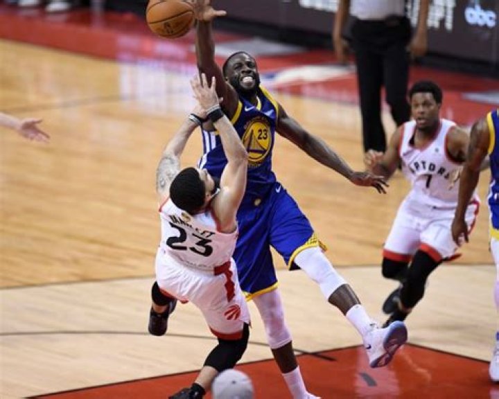 Draymond Green Fouls Fred VanVleet