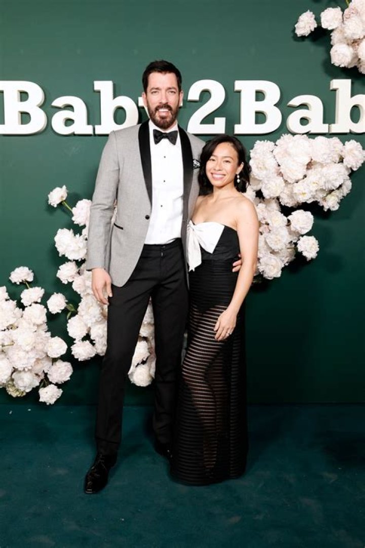 Drew Scott Linda Phan