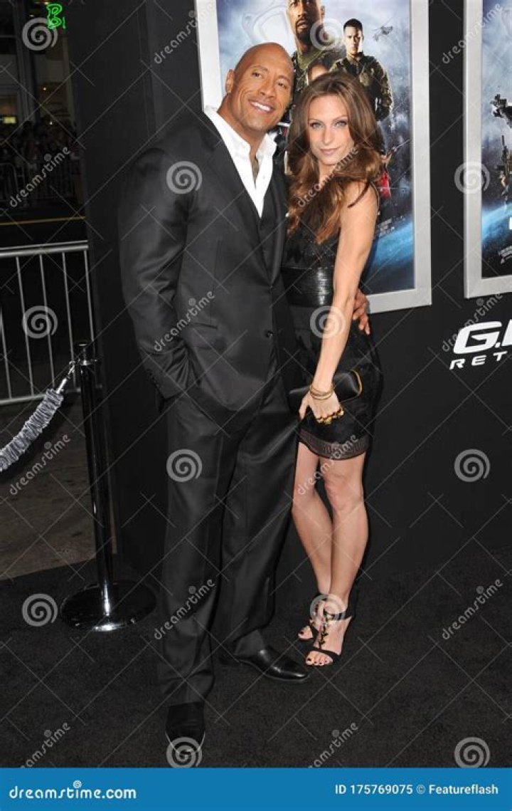 Dwayne Johnson & Lauren Hashian At The &lsquo;Red Notice&rsquo; Premiere